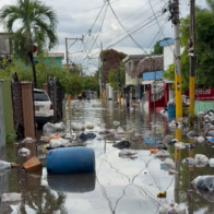 Basura acumulada e inundación afectan a residentes de Madre Vieja Norte