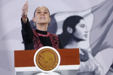 Sheinbaum abre las puertas a Petro para impartir conferencias en México