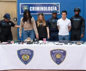 Aplazan para el martes coerción contra tres colombianos acusados de sedar y robar a hombres