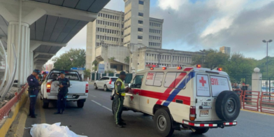 Accidente en Santiago: muere mujer tras motocicleta ser impactada por autobús