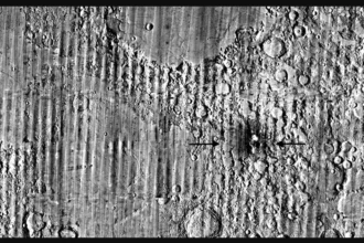 NASA identifica en la Luna el mayor cráter formado recientemente en el sistema solar