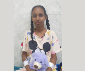 Estudiante de 16 años con enfermedad de Crohn pide ayuda para conseguir tratamiento