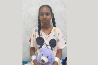 Estudiante de 16 años con enfermedad de Crohn pide ayuda para conseguir tratamiento