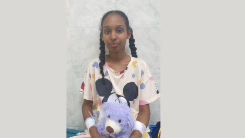 Estudiante de 16 años con enfermedad de Crohn pide ayuda para conseguir tratamiento