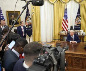 Principales cadenas de EE. UU. suspenden cobertura conjunta de Trump tras veto a medios