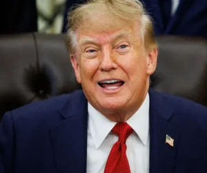 Trump dice que el arco del triunfo de Washington será un complejo militar con drones y francotiradores