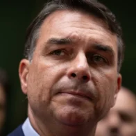 Flávio Bolsonaro niega recibir ayuda de Estados Unidos para su campaña