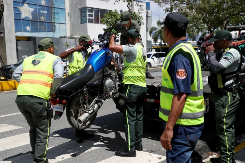 Intrant y Digesett fiscalizan 158 motociclistas en solo dos días