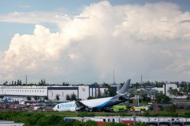 El abogado de uno de los sobrevivientes del avión de Amazon en Miami asegura que el accidente pudo evitarse