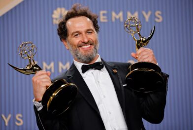 Lista completa de ganadores de los Emmy 2026: ‘Widow’s Bay’ y Matthew Rhys brillan en una noche histórica