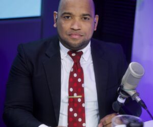 Jonatan Familia denuncia intento de clausurar escuela Hogar Miramar en SDO