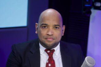 Jonatan Familia denuncia intento de clausurar escuela Hogar Miramar en SDO