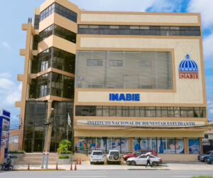 INABIE activa protocolos tras 22 estudiantes presentar malestares gastrointestinales en Villa González