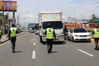 INTRANT y DIGESETT fiscalizan 41 vehículos pesados por circular en carril izquierdo