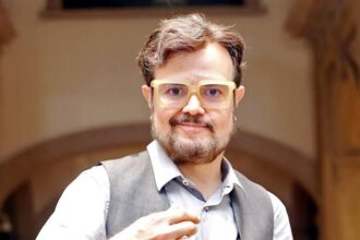 Aleks Syntek arremete contra periodistas y dice que no regresará a México: “No daré notas falsas”