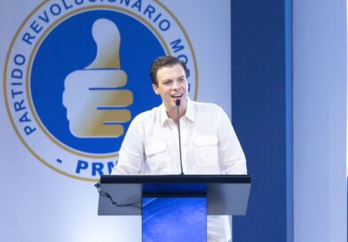 Juan Garrigó Mejía durante su discurso de juramentación como secretario general del PRM.