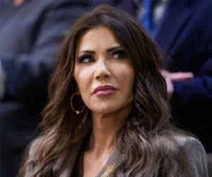 Kristi Noem solicita el divorcio tras 34 años de matrimonio