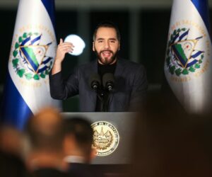 Tribunal aplaza otra vez el juicio contra exguerrilleros acusados de planear un ataque a Bukele