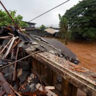 El huracán Lowell deja al menos dos muertos y graves daños en varias islas de Hawái
