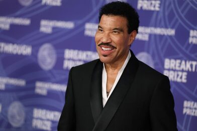 Lionel Richie es dado de alta tras pasar tres días en cuidados intensivos