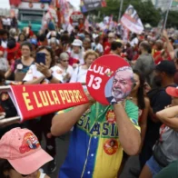 Lula da Silva moviliza a sus bases con marchas en varias ciudades de Brasil antes de las elecciones