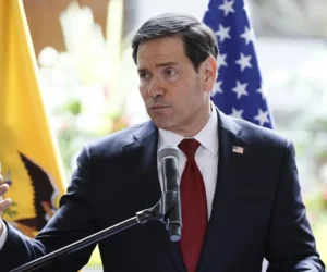 Marco Rubio dice que Estados Unidos no tiene intención de matar a pescadores en bombardeos en el Pacífico
