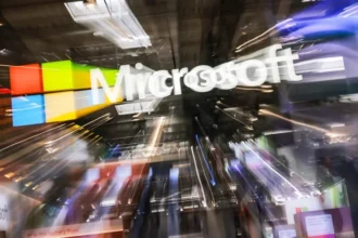 Microsoft se compromete a mantener sus futuros modelos de IA bajo control humano