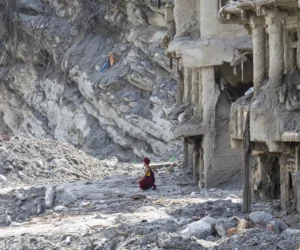 Nepal necesita más de 4.700 millones para la reconstrucción del país tras la riada, según sus cálculos