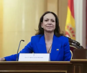 El jefe negociador del chavismo niega que el Gobierno de Venezuela impida el regreso de María Corina Machado
