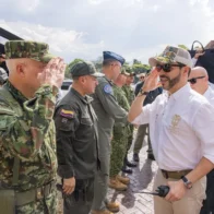 El conflicto y el terremoto marcan el primer mes de De la Espriella al frente de Colombia