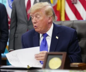 Trump niega haber ofrecido aliviar sanciones o descongelar fondos para un acuerdo con Irán