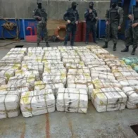 Honduras se incauta de varios fardos con cocaína y captura a 5 colombianos y 6 hondureños