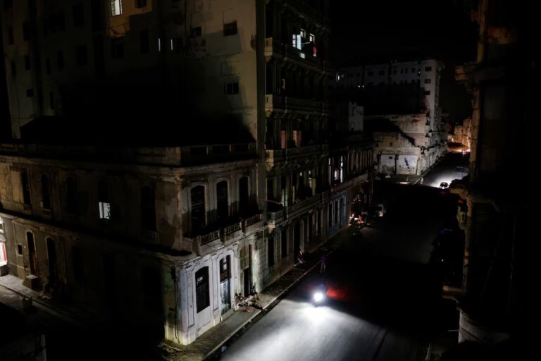 Cuba sufre un nuevo apagón nacional: es el octavo del año