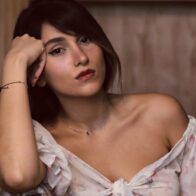 Tribunal iraní confirma 74 latigazos contra Parastoo Ahmadi por concierto sin hiyab