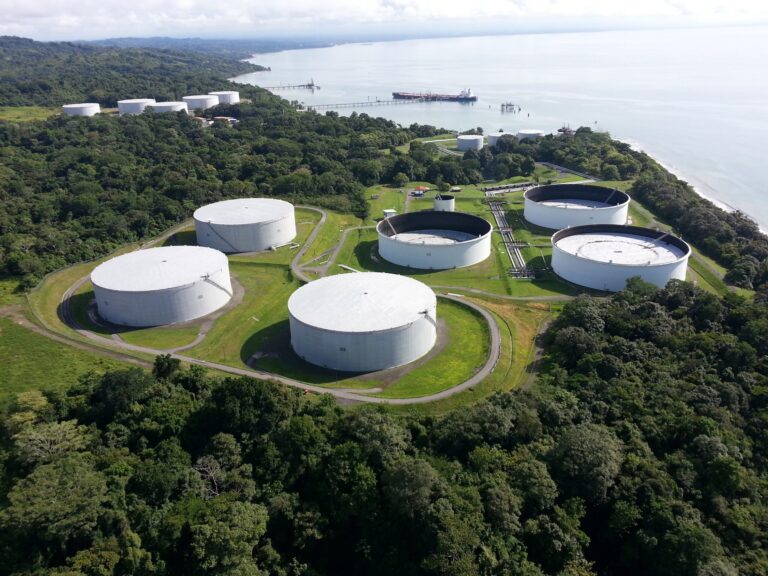 Panamá adquiere la totalidad de un oleoducto transístmico por casi 192 millones de dólares