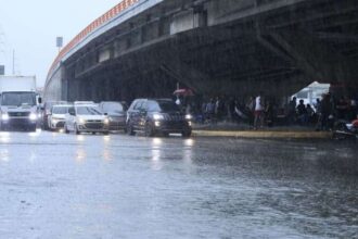 Vaguada provocará fuertes aguaceros y tormentas eléctricas; mantienen alertas y avisos