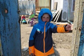 Más de tres millones de niños en ucrania vuelven a clase entre ataques rusos