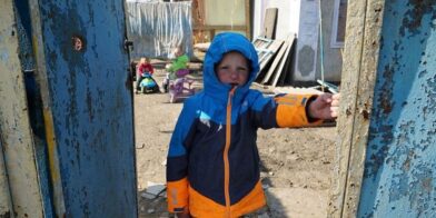 Más de tres millones de niños en ucrania vuelven a clase entre ataques rusos