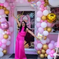 Sugar Mommy celebra su segundo aniversario con “La vida sí es de color rosa”