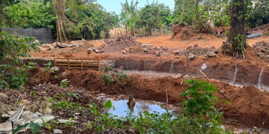Medio Ambiente paraliza proyecto en La Bonita, Samaná, tras denuncia por intervención en arroyo