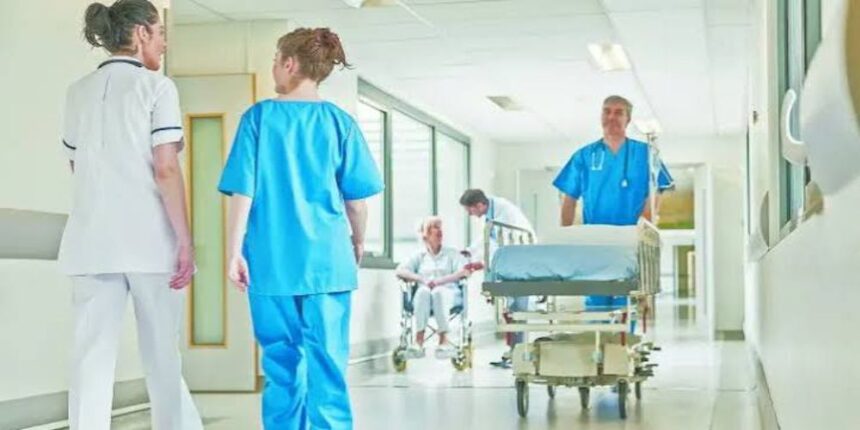 Salmonela afecta a 135 médicos de hospital en México; 41 permanecen ingresados