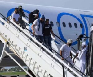 Guardia Costera de EE. UU. repatria a 51 migrantes dominicanos y haitianos interceptados cerca de Puerto Rico