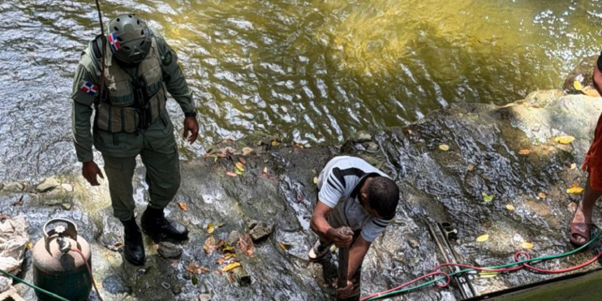 Medio Ambiente desmantela represa ilegal en el río Yabija y restablece su cauce