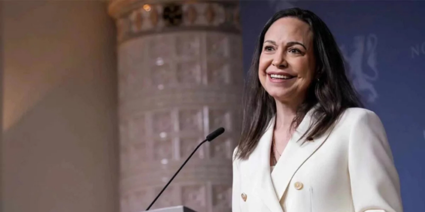 Hija de María Corina Machado recoge en Nueva York premio al liderazgo concedido a su madre