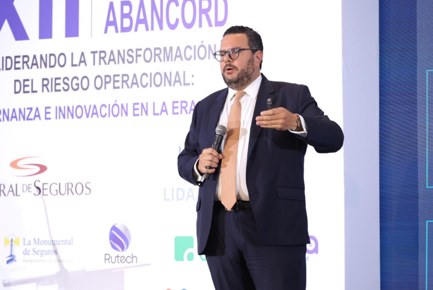 El superintendente de Bancos, Enmanuel Cedeño Brea.
