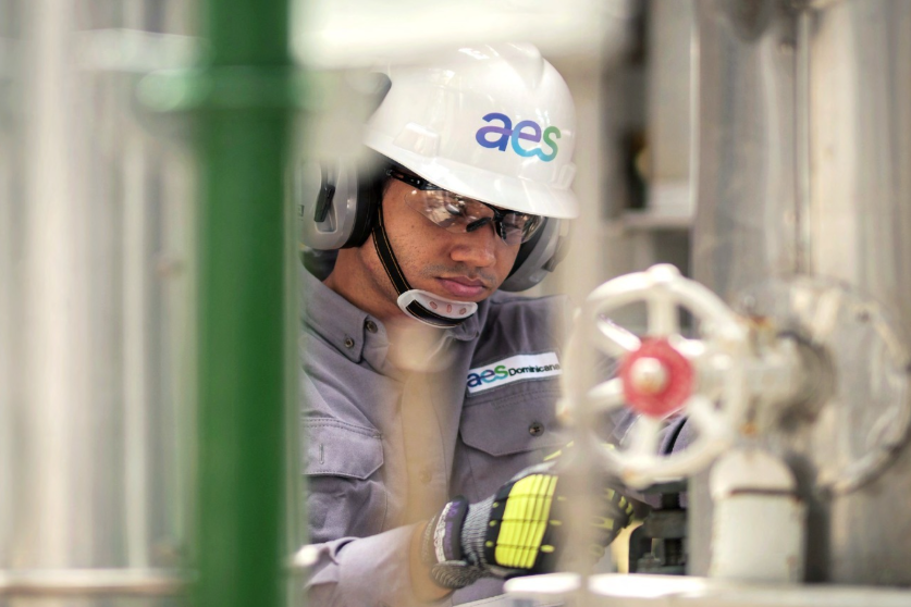 AES Dominicana.