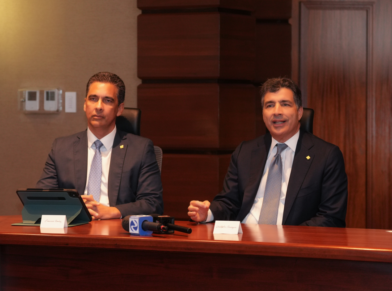 Ejecutivo del Banco Popular.