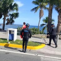 DICRIM investiga denuncia por sustracción de mochila a pareja de ambientalistas checos en el Malecón
