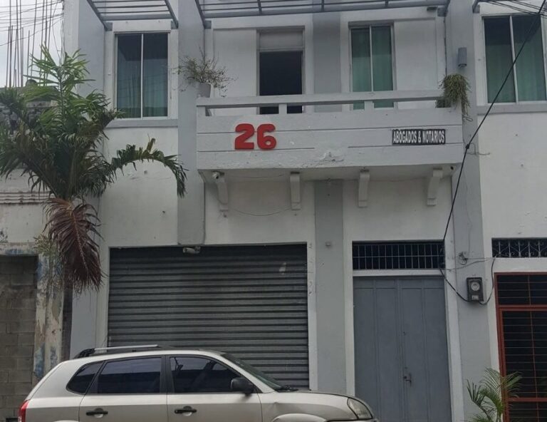 Allanan hotel en la Zona Colonial señalado por ofrecer servicios sexuales promocionados en redes