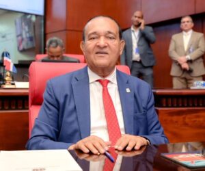 Antonio Marte revela que a veces bloquea al presidente Luis Abinader en WhatsApp